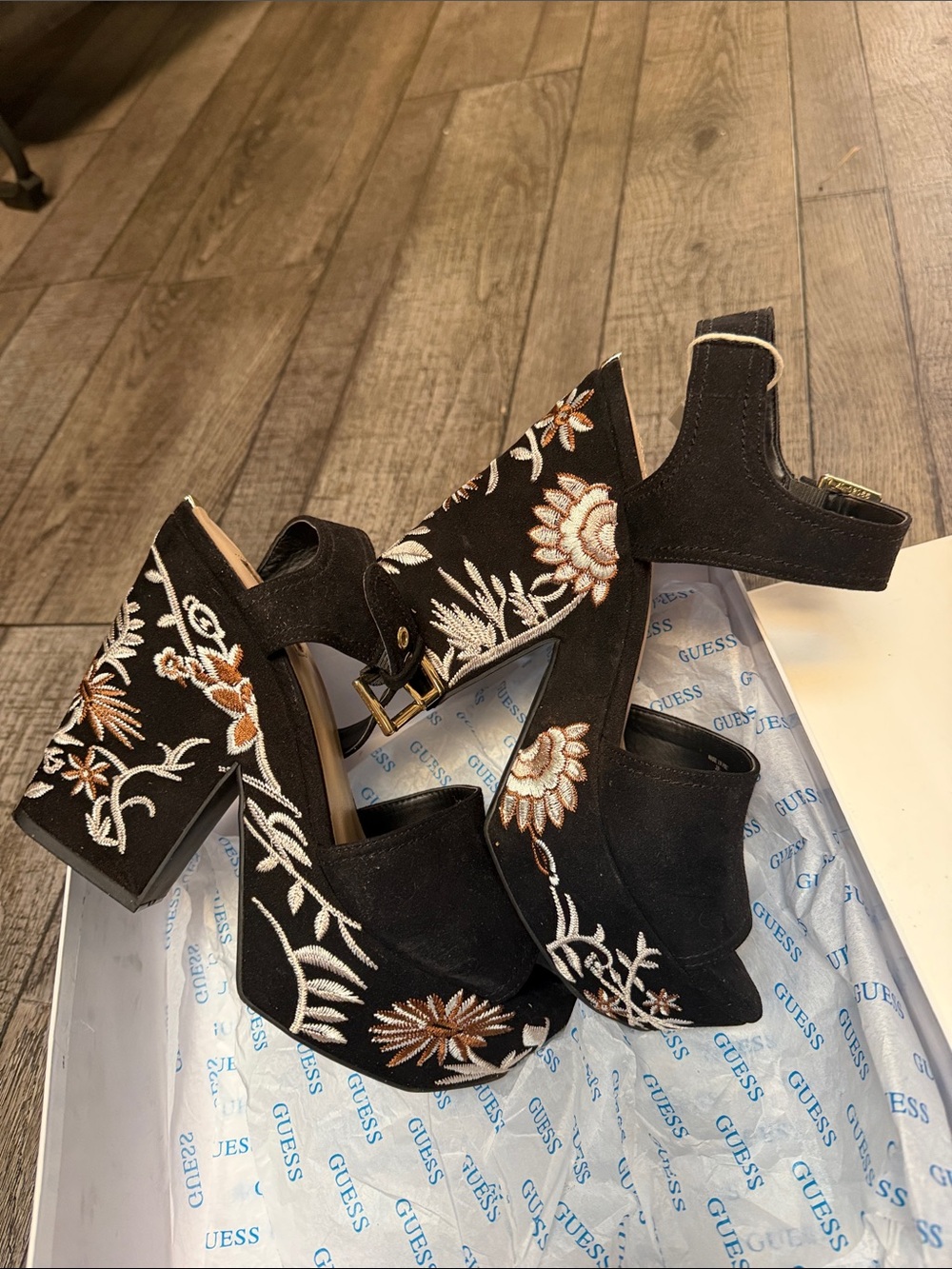 GUESS Black Embroidered Block Heel Sandals with White & Tan Floral Detail